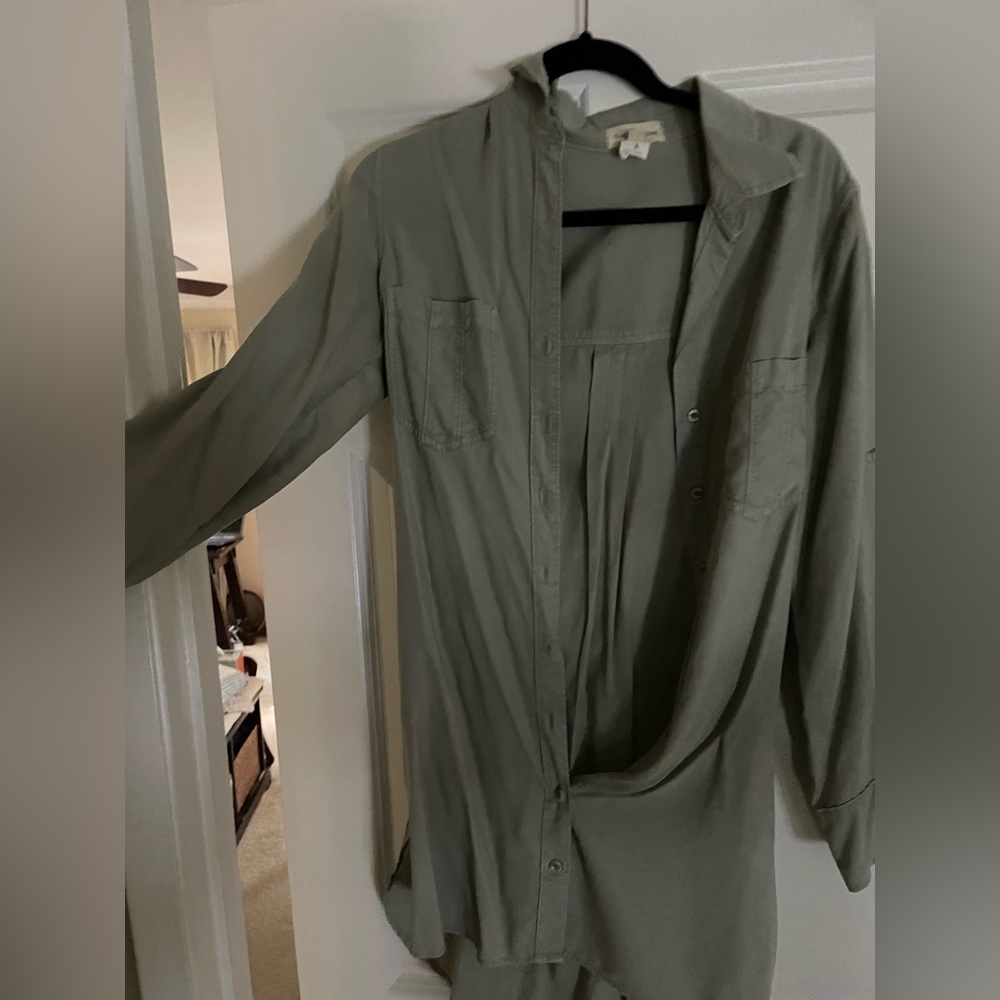 Cloth and Stone long sleeve short dress w belt.